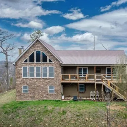 Buy this 3 bed house on 835 Perry Dr in Gatlinburg, Tennessee