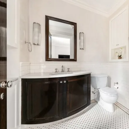 Image 7 - 33 East 70th Street, New York, NY 10021, USA - Apartment for sale