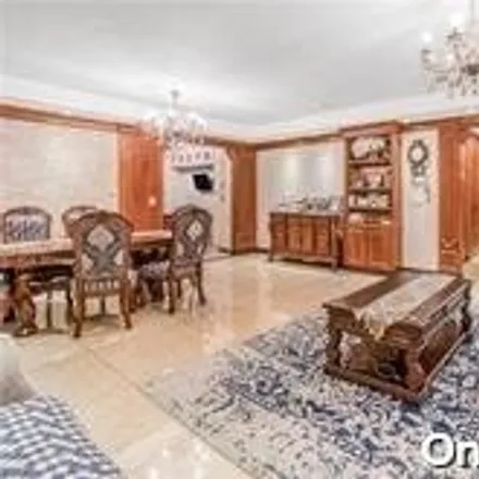 Image 2 - 119-02 83rd Avenue, New York, NY 11415, USA - House for sale