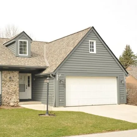Buy this 3 bed condo on 3738 South Bayberry Lane in Greenfield, WI 53228