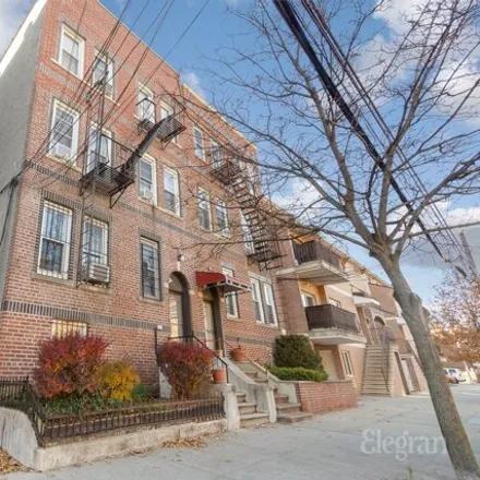 Buy this 11 bed house on 1963 Hobart Avenue in New York, NY 10461