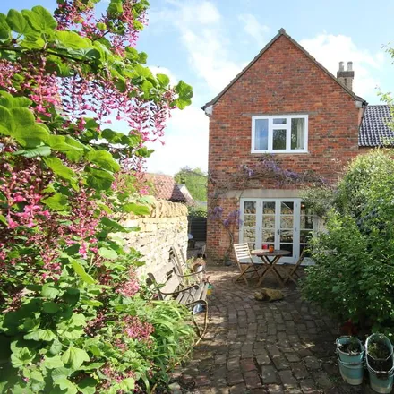 Rent this 3 bed house on St Peter in The Green, Stonesby