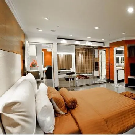 Rent this 2 bed apartment on UOB Plaza Bangkok in Soi Sukhumvit 24/1, Khlong Toei District