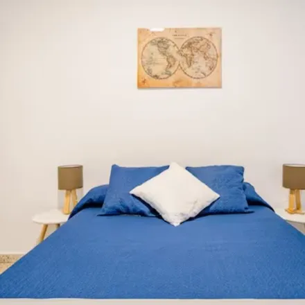 Rent this 5 bed room on Carrer de la Redempció in 46002 Valencia, Spain