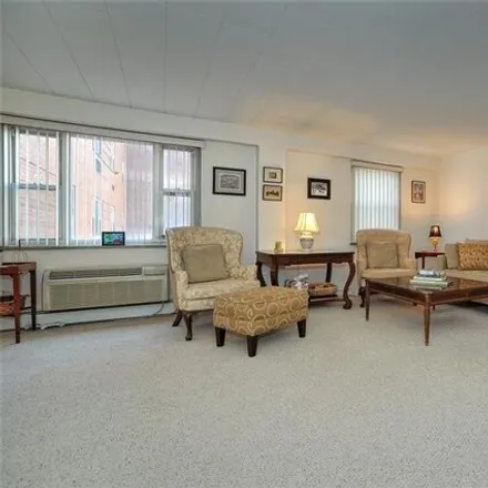 Image 4 - UPMC Magee-Womens Hospital, 300 Halket Street, Pittsburgh, PA 15213, USA - Apartment for sale