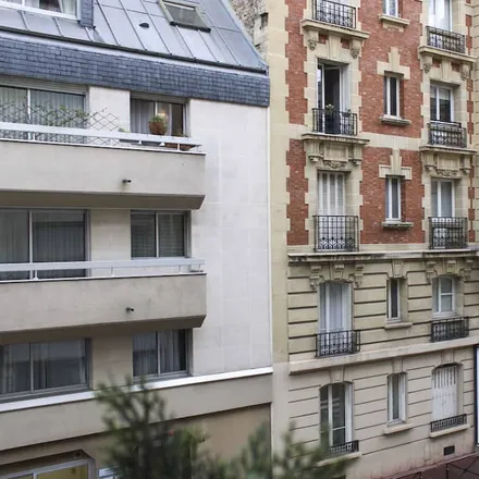 Rent this 2 bed apartment on 92300 Levallois-Perret