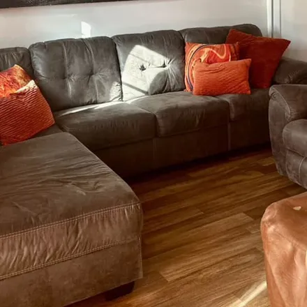 Rent this 2 bed condo on Detroit