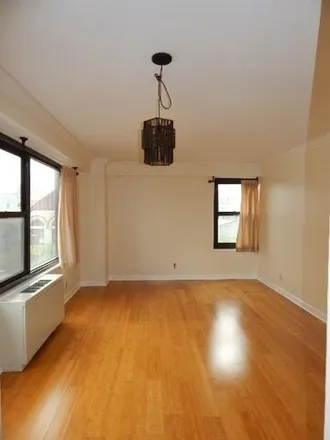 Image 2 - 135 Montgomery St Apt 7a, Jersey City, New Jersey, 07302 - House for rent