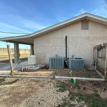 Image 3 - 1711 Eubanks Road, Howard County, TX 79720, USA - House for sale
