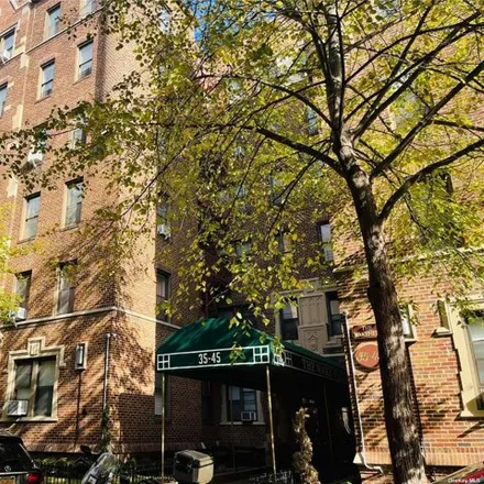 Buy this studio apartment on The Wakefield in 35-45 81st Street, New York