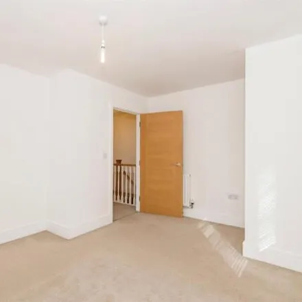 Image 7 - Spinners Avenue, Scholes, BD19 6AS, United Kingdom - Townhouse for sale