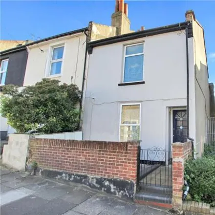 Buy this 3 bed house on Durham Rise in Glyndon, London
