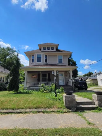 Buy this 3 bed house on 1131 Olive Street in Springfield, OH 45503