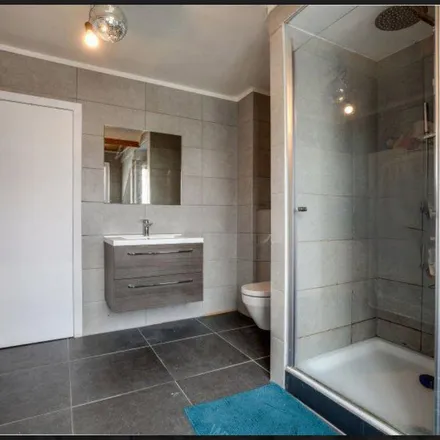 Rent this 2 bed apartment on Knaptandstraat 87;89 in 9100 Sint-Niklaas, Belgium