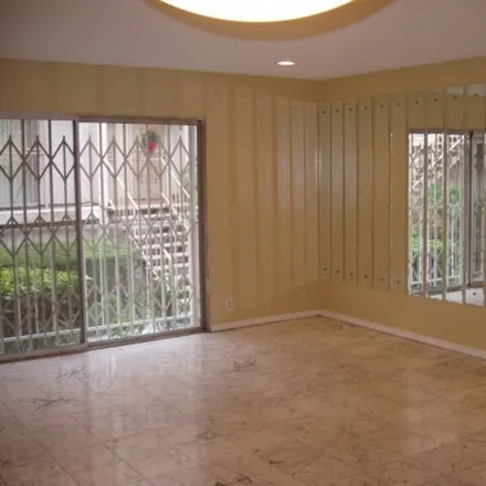 Image 8 - 909 New Depot Street, Los Angeles, CA 90012, USA - Townhouse for sale
