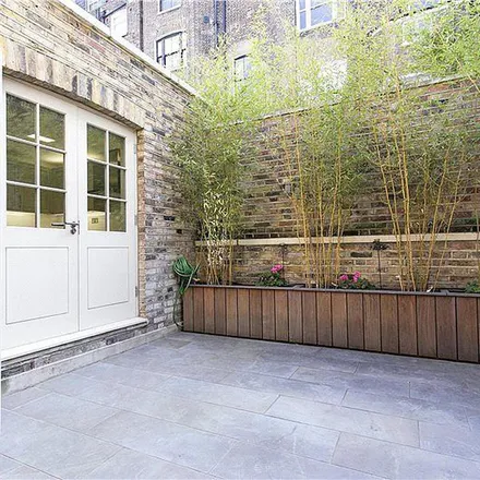 Rent this 3 bed apartment on 6 Dunstable Mews in East Marylebone, London
