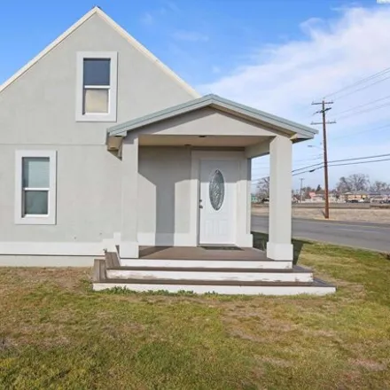 Buy this 3 bed house on 1314 West A Street in Pasco, WA 99301