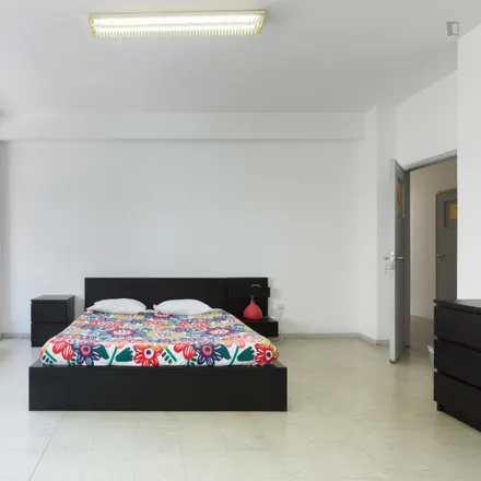 Image 2 - Rua de Santos Pousada 385, 387, 389, 4000-478 Porto, Portugal - Room for rent