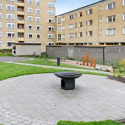 Rent this 2 bed apartment on Drakensköldsgatan in 632 27 Eskilstuna, Sweden