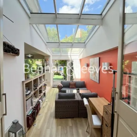 Image 1 - Wildwood Lodge, 9 North End, North End, London, NW3 7HN, United Kingdom - Duplex for rent