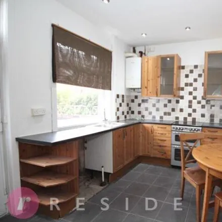 Image 4 - Crowneast Street, Rochdale, OL11 5EX, United Kingdom - Townhouse for sale