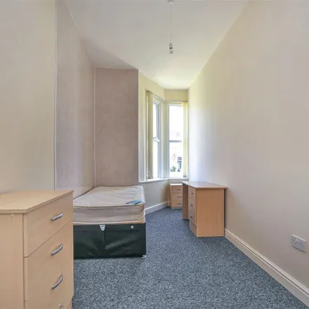 Image 9 - 65, 65A Brighton Grove, Newcastle upon Tyne, NE4 5NT, United Kingdom - Apartment for rent