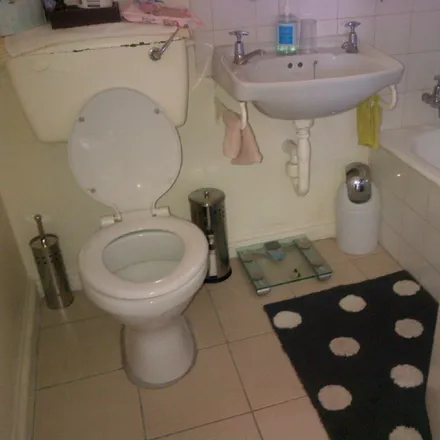 Image 4 - Cape Town, Maitland, WC, ZA - Apartment for rent