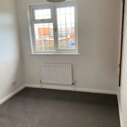 Image 9 - unnamed road, Wombourne, WV5 0LB, United Kingdom - Apartment for rent