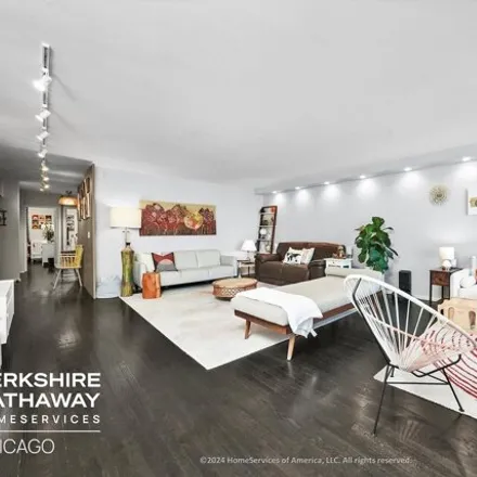 Image 4 - 3180 North Lake Shore Drive, 3150-3180 North Lake Shore Drive, Chicago, IL 60657, USA - Condo for sale