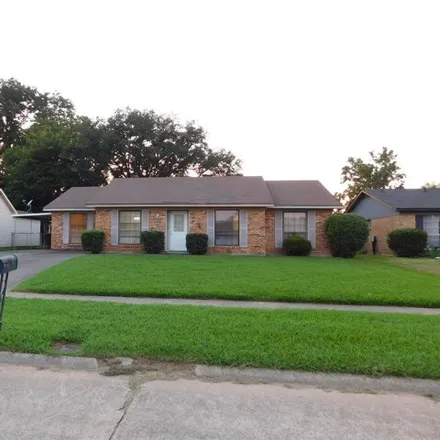 Buy this 4 bed house on 3576 Wingfield Drive in Bellaire, Bossier City
