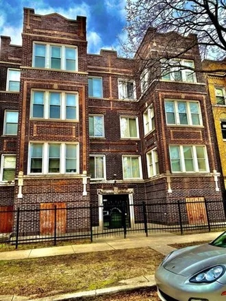 Buy this studio house on 7146-7148 South Ridgeland Avenue in Chicago, IL 60649