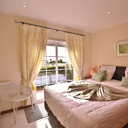 Rent this 3 bed condo on 8400-550 Distrito de Évora