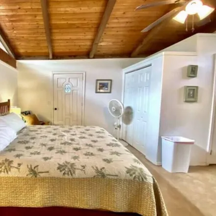 Rent this 5 bed house on Kahaluu-Keauhou CDP