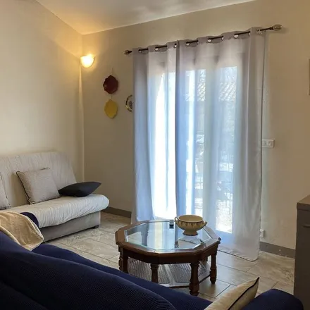 Rent this 2 bed apartment on 84360 Mérindol