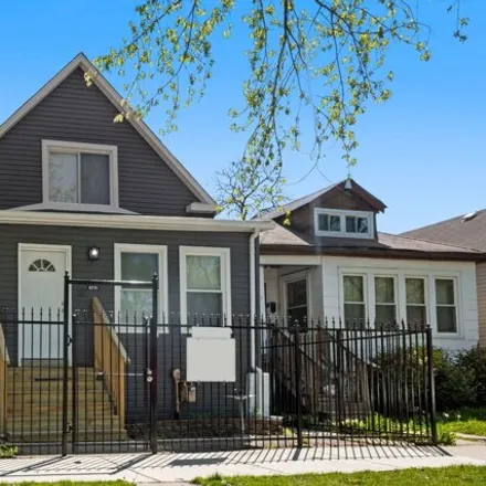 Image 2 - 6721 South Oakley Avenue, Chicago, IL 60636, USA - House for sale