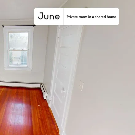 Rent this 5 bed room on 20 Alcott Street