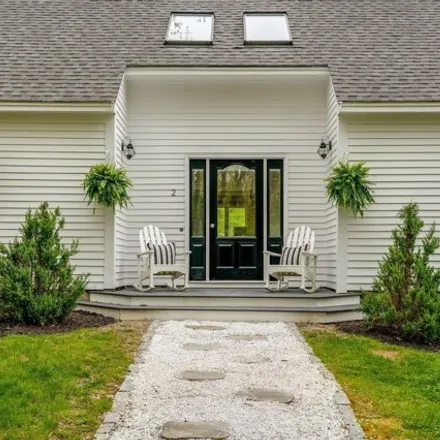 Image 3 - 2 Acorn Lane, Cumberland, ME 04021, USA - House for sale