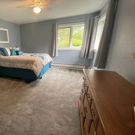 Rent this 2 bed apartment on Kodiak