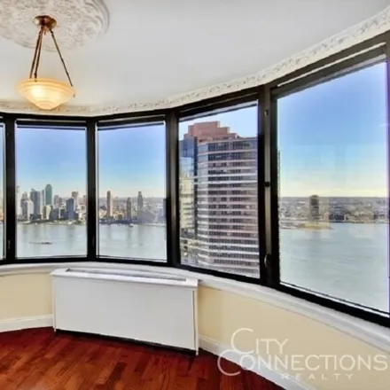 Image 1 - The Corinthian, 330 East 38th Street, New York, NY 10016, USA - House for rent
