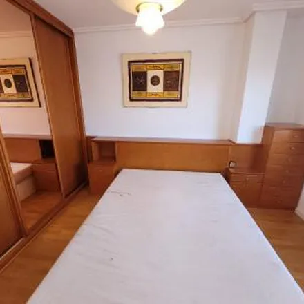 Rent this 4 bed apartment on Calle de Bernardino Montañés in 37, 50017 Zaragoza