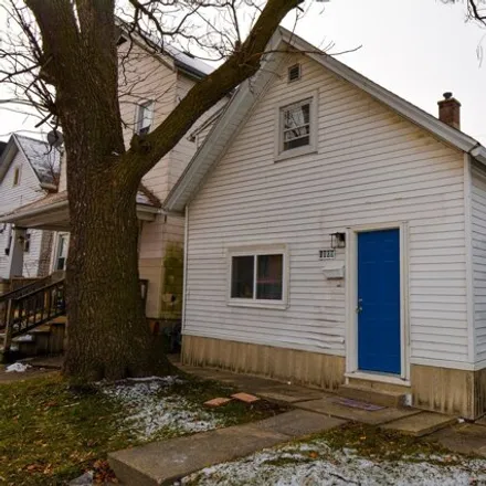 Buy this 2 bed house on 1809 South 15th Place in Milwaukee, WI 53204