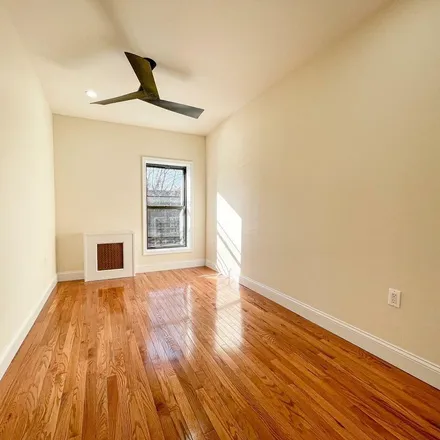 Image 6 - 176 Halsey Street, New York, NY 11216, USA - Townhouse for rent