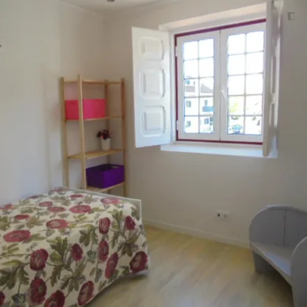 Rent this 6 bed room on Rua da Costa in 2825-450 Costa da Caparica, Portugal