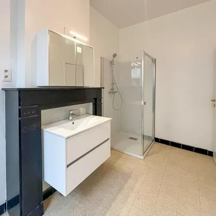 Rent this 1 bed apartment on Rue Ferdinand Gossuin 46 in 7100 La Louvière, Belgium