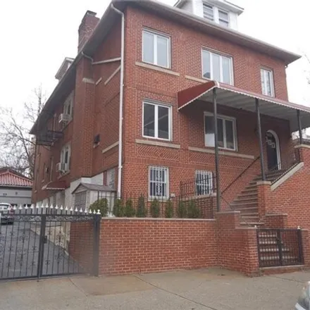 Buy this 9 bed house on 3179 Rochambeau Avenue in New York, NY 10467