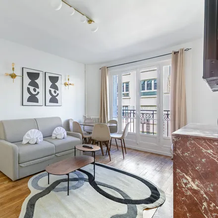Rent this 4 bed apartment on 33b Rue du Banquier in 75013 Paris, France
