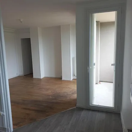 Rent this 3 bed apartment on 4 Route de Sablons in 38550 Le Péage-de-Roussillon, France