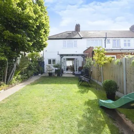 Image 6 - Dors Close, London, NW9 7NU, United Kingdom - House for sale