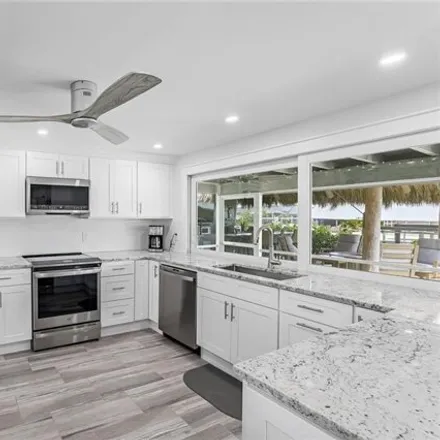 Image 4 - 79 Sunview Boulevard, Fort Myers Beach, Lee County, FL 33931, USA - House for sale