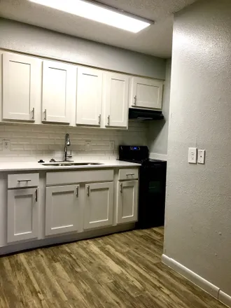 Rent this studio apartment on Austin in Lakeshore, US